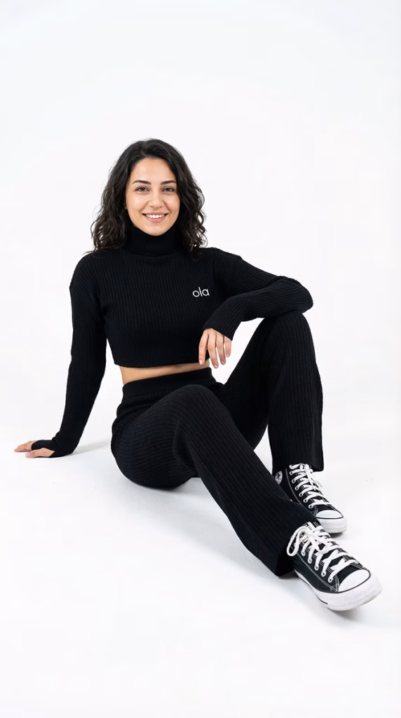 Kiwi Giyim Kadın & Erkek Moda Fitilli Balıkçı Yaka Kadın siyah Triko Takım